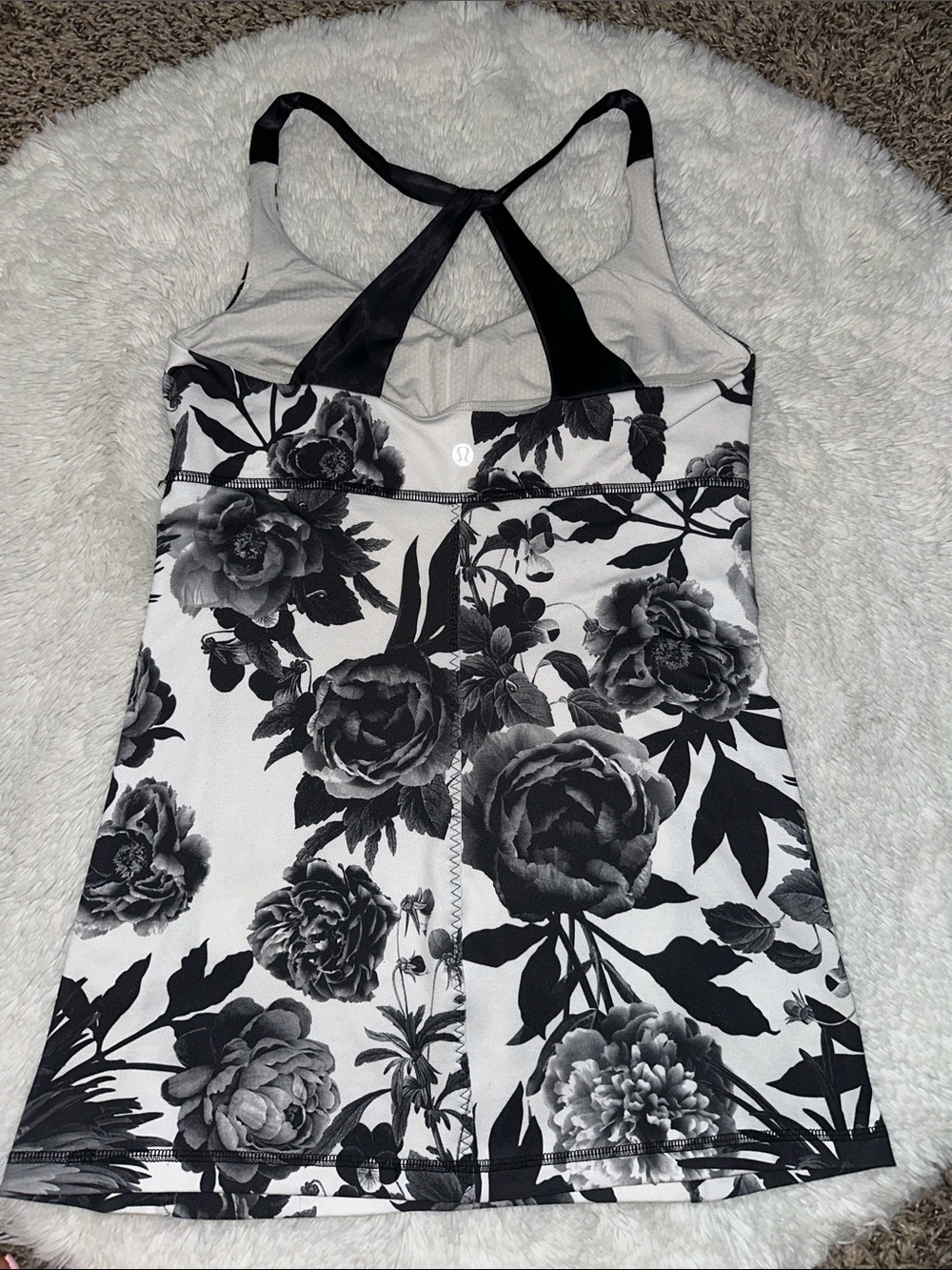 Stunning Lululemon Athletica Black & White Brisk Bloom Athletic Tank